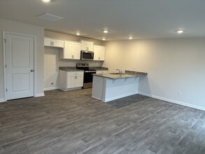 1220 N Norwhich Ln in Spartanburg, SC - Building Photo - Building Photo