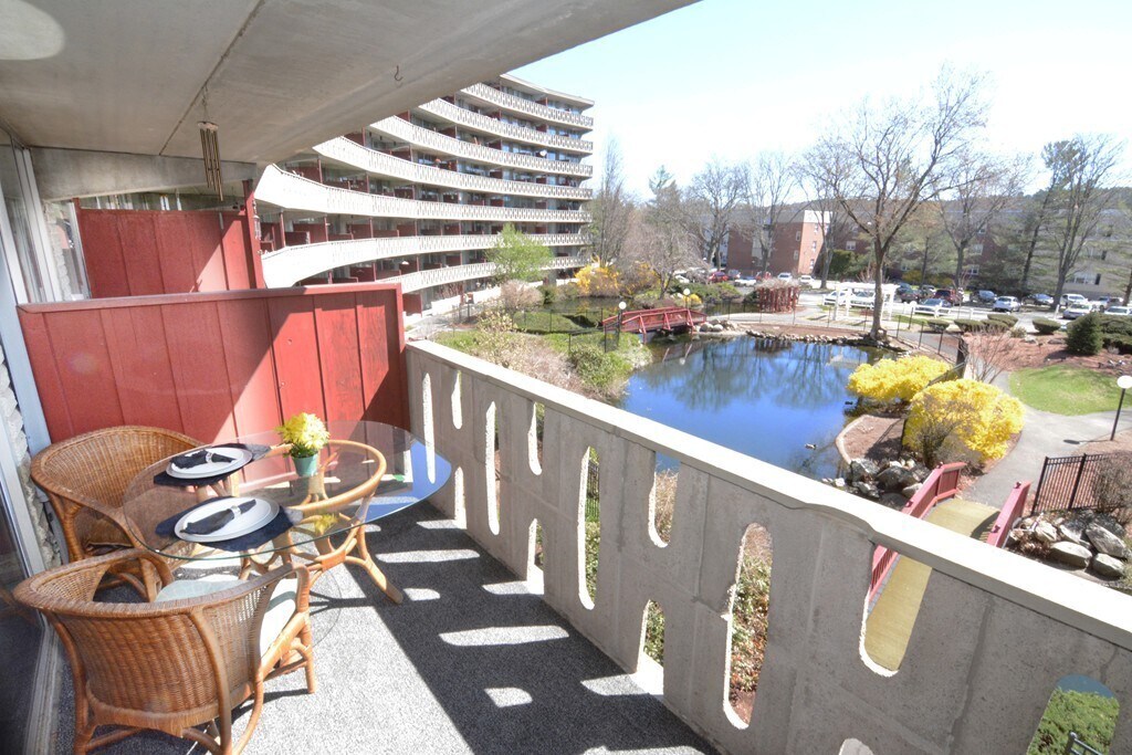 200 Swanton St, Unit L7 in Winchester, MA - Building Photo