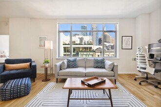120 W 21st St in New York, NY - Building Photo - Building Photo
