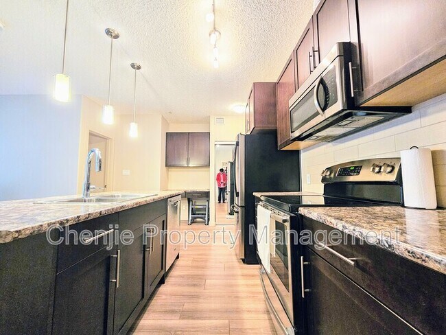 1144 Adamson Dr SW in Edmonton, AB - Building Photo - Building Photo