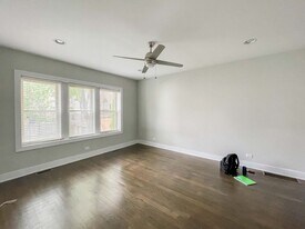 3919 N Janssen Ave, Unit 1E in Chicago, IL - Building Photo