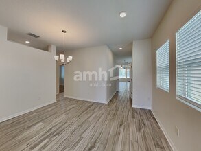 6117 Voyagers Pl in Apollo Beach, FL - Building Photo - Building Photo