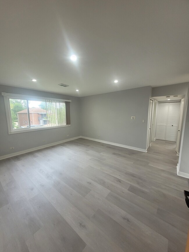 3848 25th Ave, Unit 5 in Schiller Park, IL - Building Photo - Building Photo