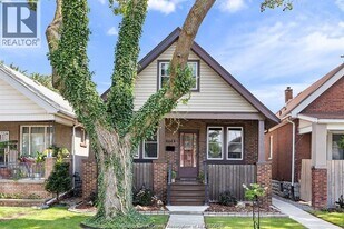 1640 HALL LOWER in Windsor, ON - Building Photo