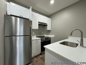 50 Evergreen St in Boston, MA - Building Photo - Building Photo