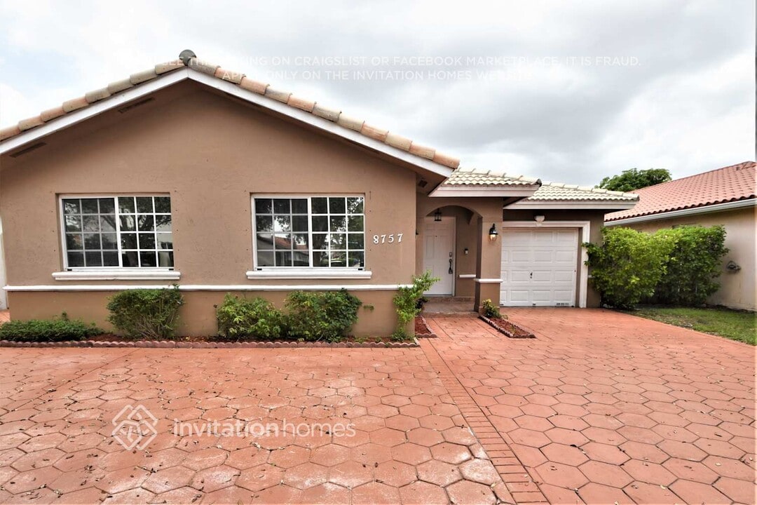 8757 NW 145th Terrace in Miami Lakes, FL - Building Photo