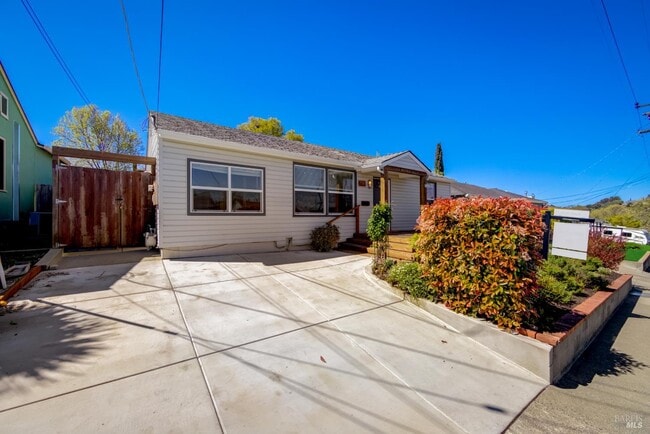 250 Hillcrest Ave in Benicia, CA - Building Photo - Building Photo