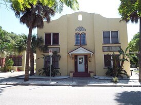 325 Ohio Pl in Sarasota, FL - Building Photo