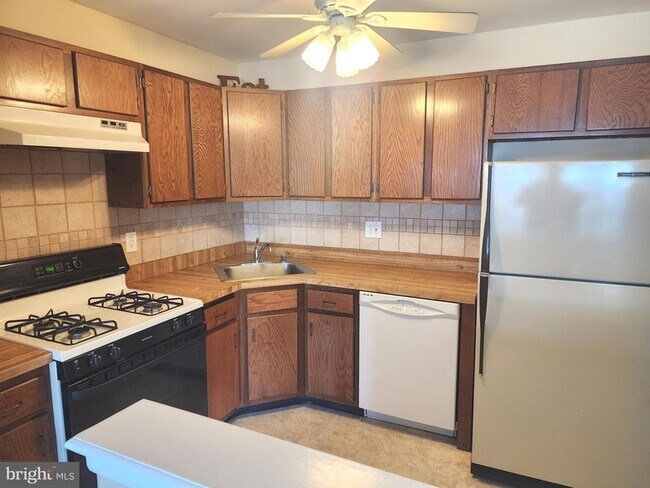 1104 Woodhollow Dr, Unit 1104 in Evesham, NJ - Foto de edificio - Building Photo