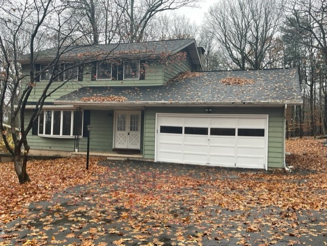 5239 Birchwood Dr in Tannersville, PA - Building Photo