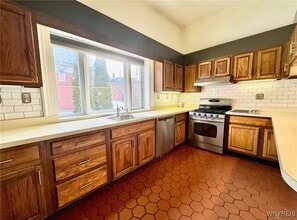 25 Whitney Pl in Buffalo, NY - Building Photo - Building Photo