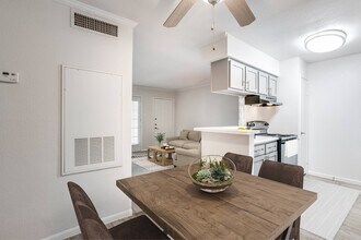 Morningside Green in Houston, TX - Foto de edificio - Building Photo