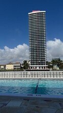 1801 S Ocean Dr in Hallandale Beach, FL - Building Photo - Building Photo