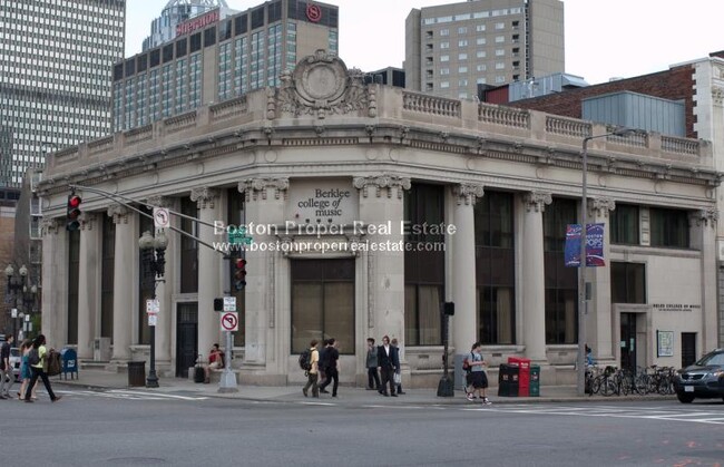 64 Charlesgate E, Unit 59 in Boston, MA - Foto de edificio - Building Photo