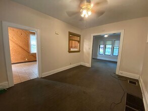 56 E Oakland Ave in Columbus, OH - Building Photo - Building Photo