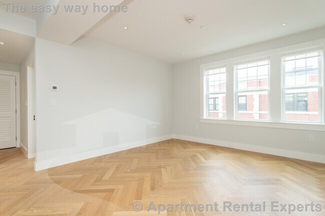 18 Forest St, Unit #42 in Cambridge, MA - Building Photo - Building Photo