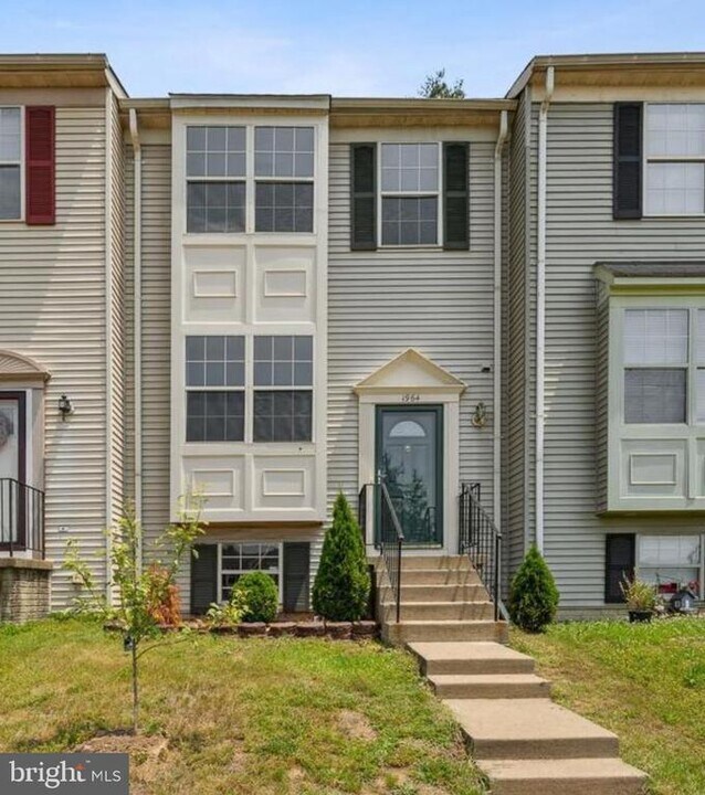1964 Winslow Ct in Woodbridge, VA - Building Photo