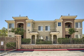 9050 W Warm Springs Rd in Las Vegas, NV - Building Photo - Building Photo