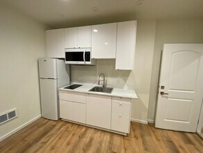 7509 Aurora Ave N in Seattle, WA - Building Photo - Building Photo
