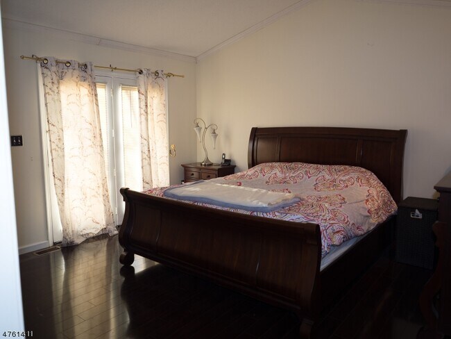 22 Topaz Dr in Franklin Township, NJ - Building Photo - Building Photo
