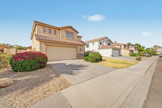 7464 W Potter Dr in Glendale, AZ - Building Photo - Building Photo