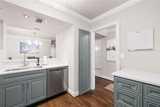 5170 Chemin De Vie NE in Sandy Springs, GA - Building Photo - Building Photo