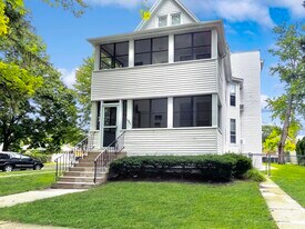 6867 N Ottawa Ave in Chicago, IL - Building Photo