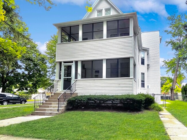 property at 6867 N Ottawa Ave