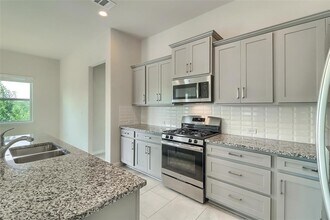 5204 Bonneville Bend in Austin, TX - Building Photo - Building Photo