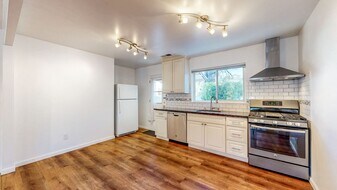 1442 3rd St in Calistoga, CA - Building Photo