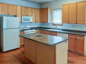 2714 N Wayne Ave, Unit 2715-1S in Chicago, IL - Foto de edificio - Building Photo