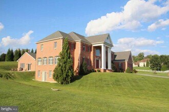2 Timberpark Ct in Timonium, MD - Building Photo - Building Photo