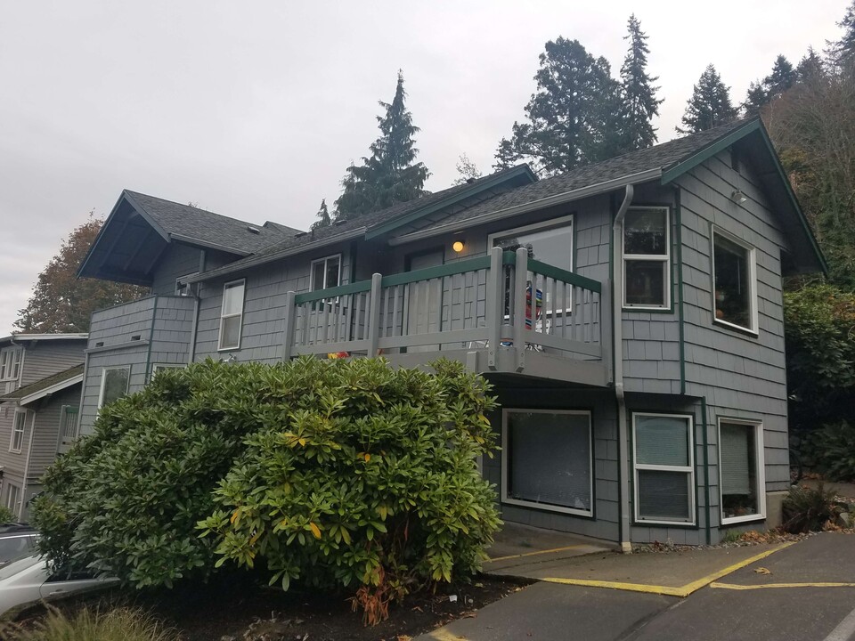 813 Billy Frank Jr. St in Bellingham, WA - Foto de edificio