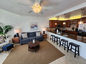 520 S Peninsula Ave in New Smyrna Beach, FL - Building Photo - Building Photo
