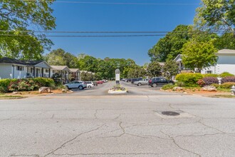 Midwood Roswell Apartments in Roswell, GA - Building Photo - Building Photo