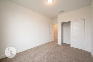 352 N Millard Ave in Fresno, CA - Building Photo