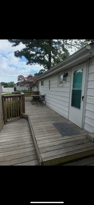 641 Jacqueline Ave in Virginia Beach, VA - Building Photo