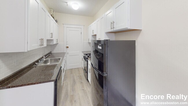 61 Kilmarnock St, Unit 235-22