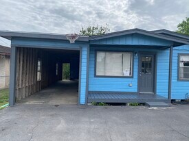 83 Old Military Hwy in Brownsville, TX - Building Photo