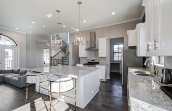 3335 Beverly Frst Dr in Houston, TX - Building Photo - Building Photo