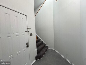 1898 Villaridge Dr-Unit -1898 B in Reston, VA - Building Photo - Building Photo