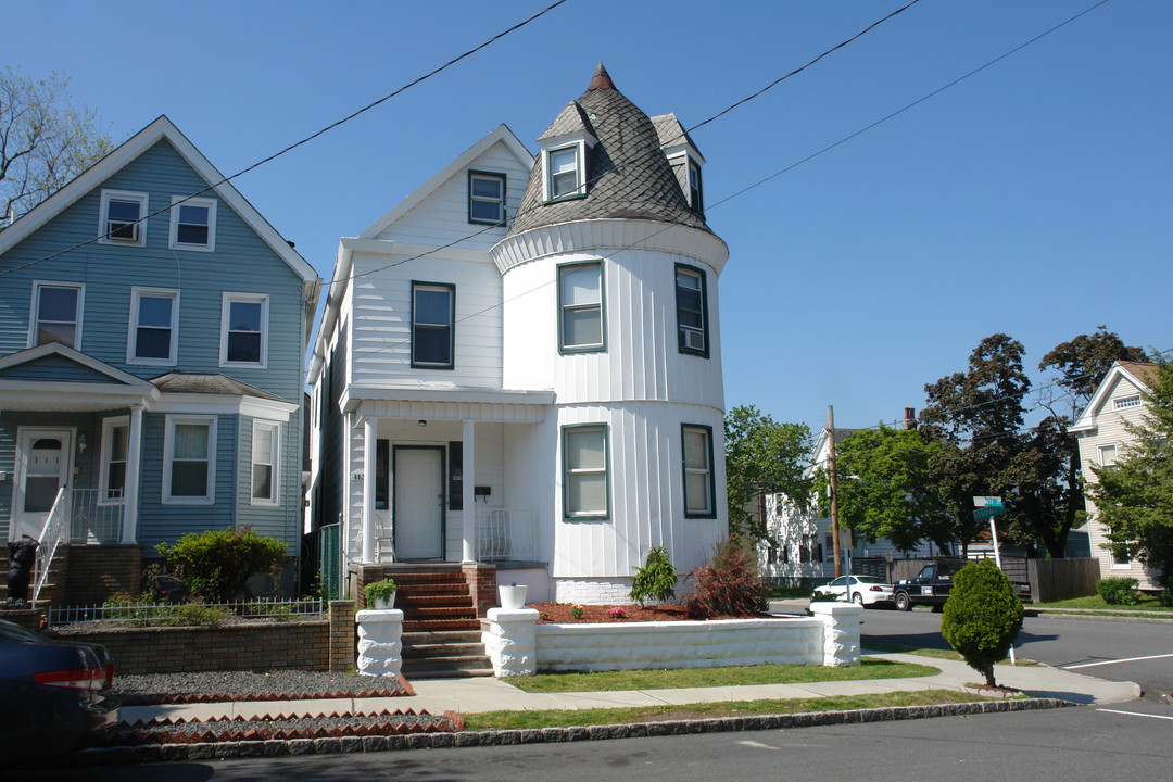 113 Gordon St in Perth Amboy, NJ - Building Photo