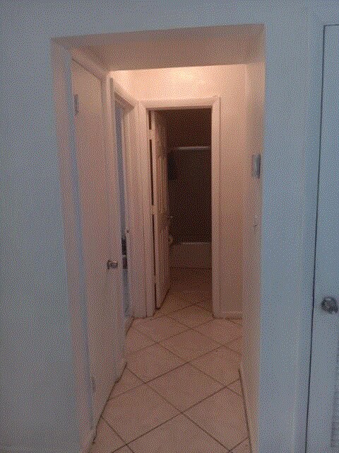 1541 NE 34th Ct in Oakland Park, FL - Building Photo - Building Photo