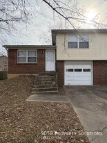 2715 Themis St in Cape Girardeau, MO - Building Photo