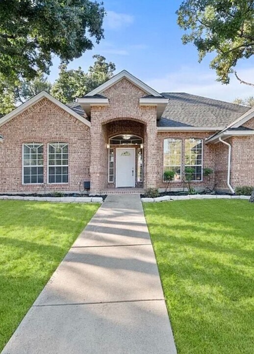 3402 Blue Forest Dr in Arlington, TX - Building Photo
