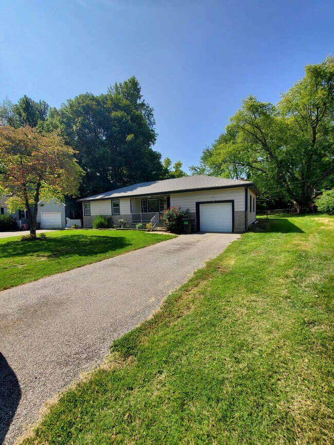 69 Southern Dr Rentals in Belleville, IL