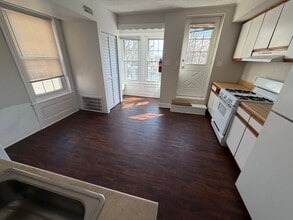 566 Stanbridge St in Norristown, PA - Building Photo - Building Photo