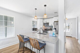 6209 Don Carlos Dr in Pensacola, FL - Foto de edificio - Building Photo