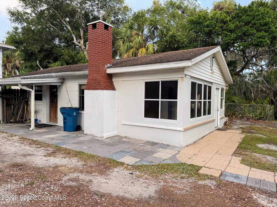 2861 Shwonda Ave NE in Palm Bay, FL - Building Photo