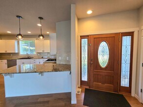 11017 18th St NE in Lake Stevens, WA - Building Photo - Building Photo